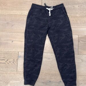 Vuori Performance Jogger